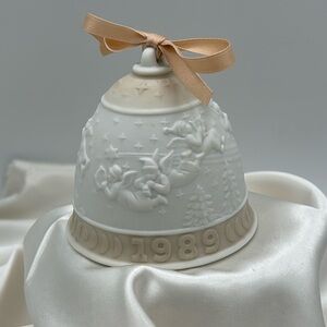 1989 Lladro Christmas Bell